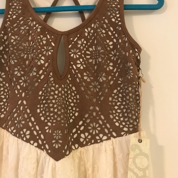 New Gimmicks lace tank - Picture 2 of 4